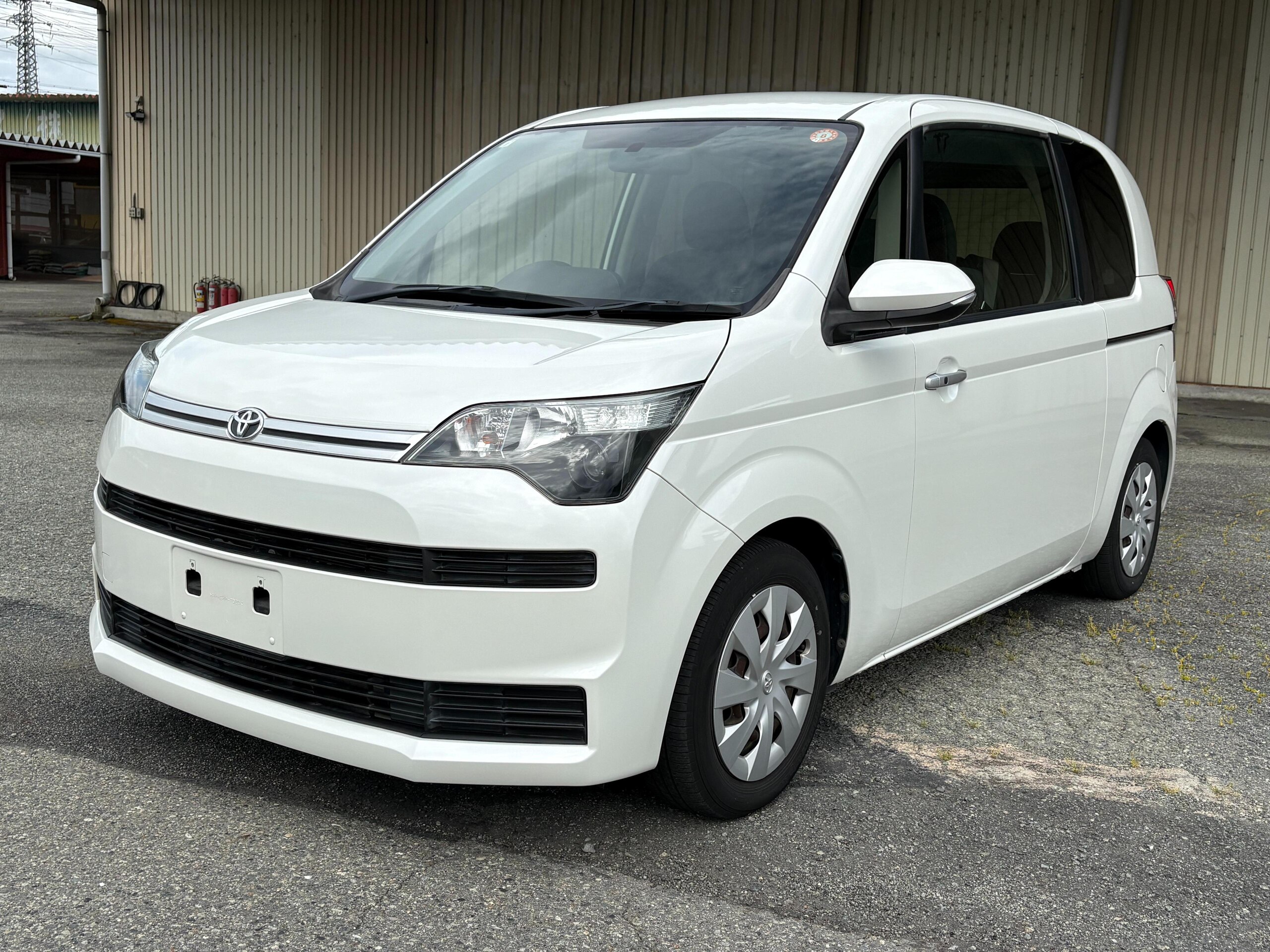 H27年　トヨタ　スペイド
