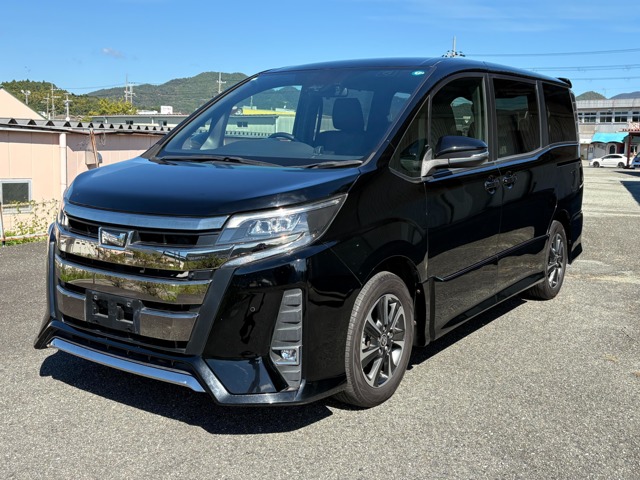 H31年　トヨタ　ノア　Si　8人乗り
